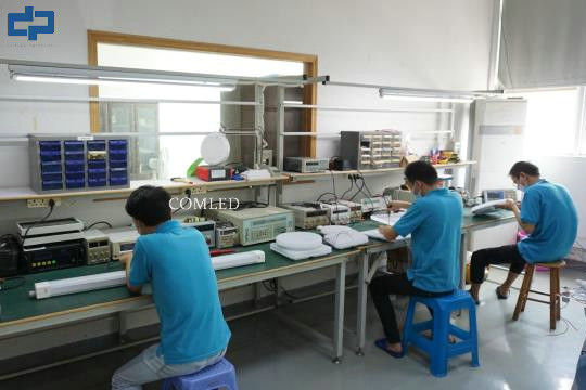 Shenzhen COMLED electronic Technology Co.,ltd linea di produzione del fabbricante